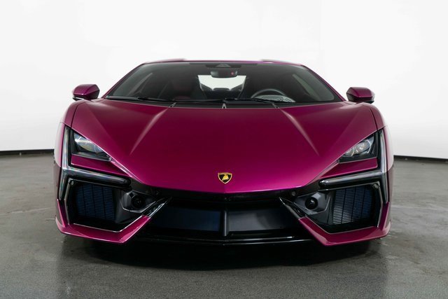 Used 2025 Lamborghini Revuelto image 3
