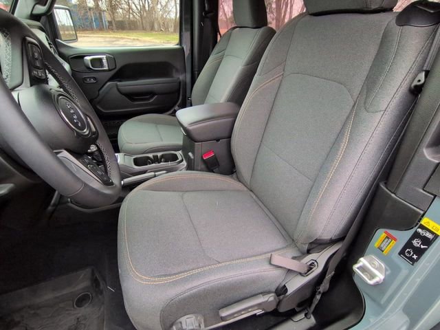 Used 2025 Jeep Wrangler Sport image 11