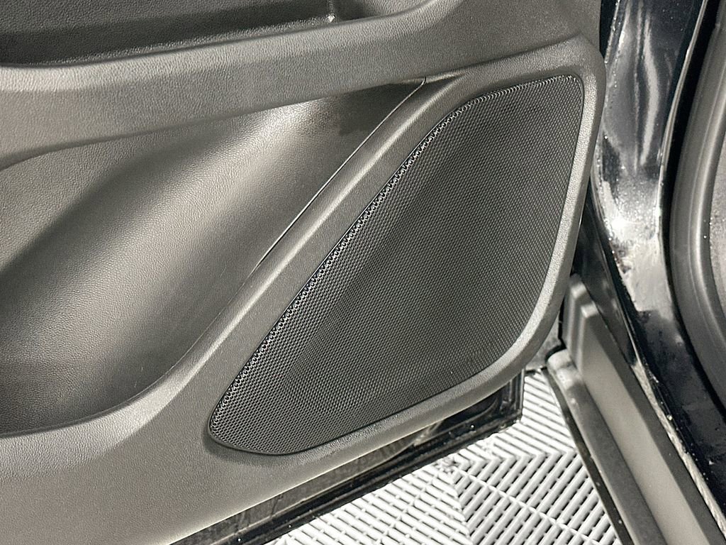 Used 2023 GMC Terrain SLE w/ Driver Convenience Package image 24