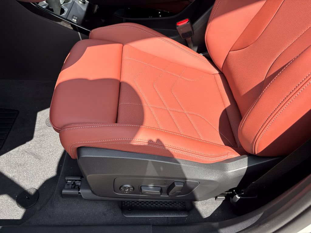 New 2026 BMW X1 xDrive28i w/ Technology Package AWD/4WD image 17