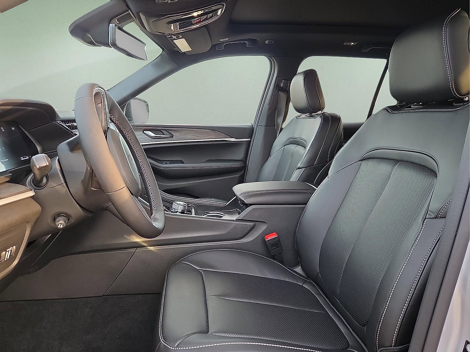 New 2026 Jeep Grand Cherokee Limited w/ Luxury Tech Group II image 14