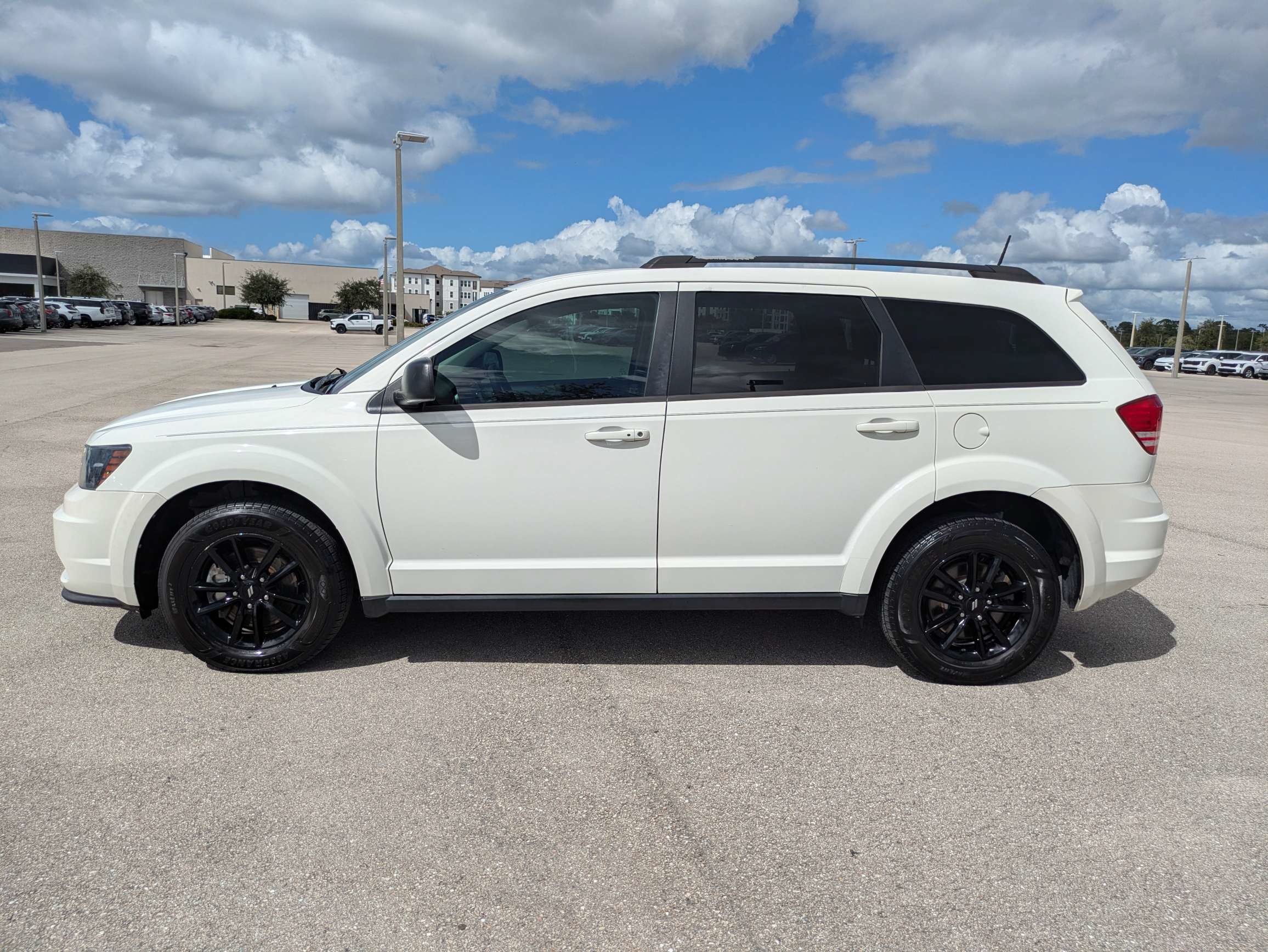 Used 2020 Dodge Journey SE w/ Blacktop Package FWD image 7
