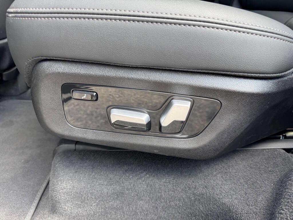 Used 2024 BMW X7 xDrive40i image 41