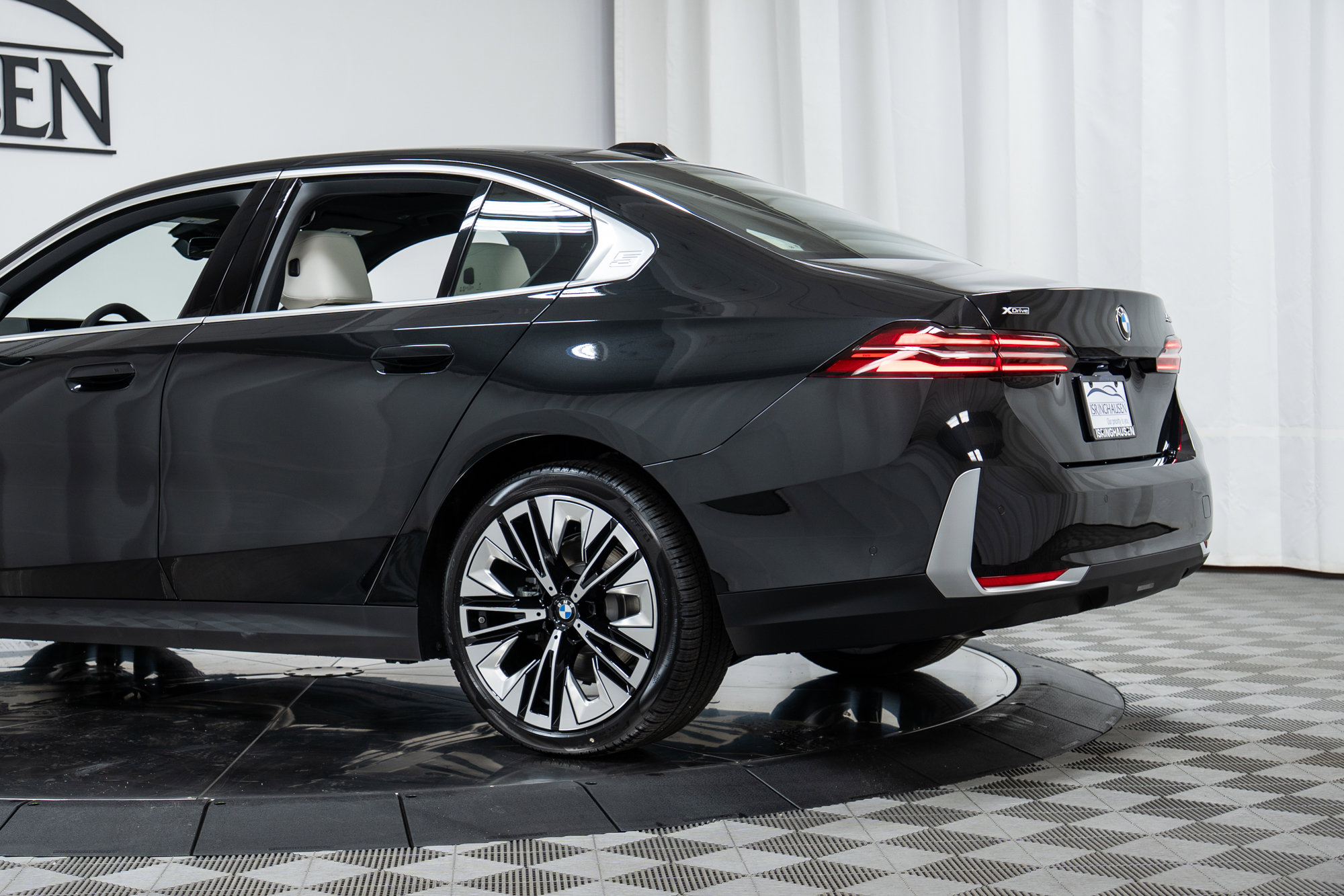 New 2026 BMW 530i xDrive w/ Premium Package image 30