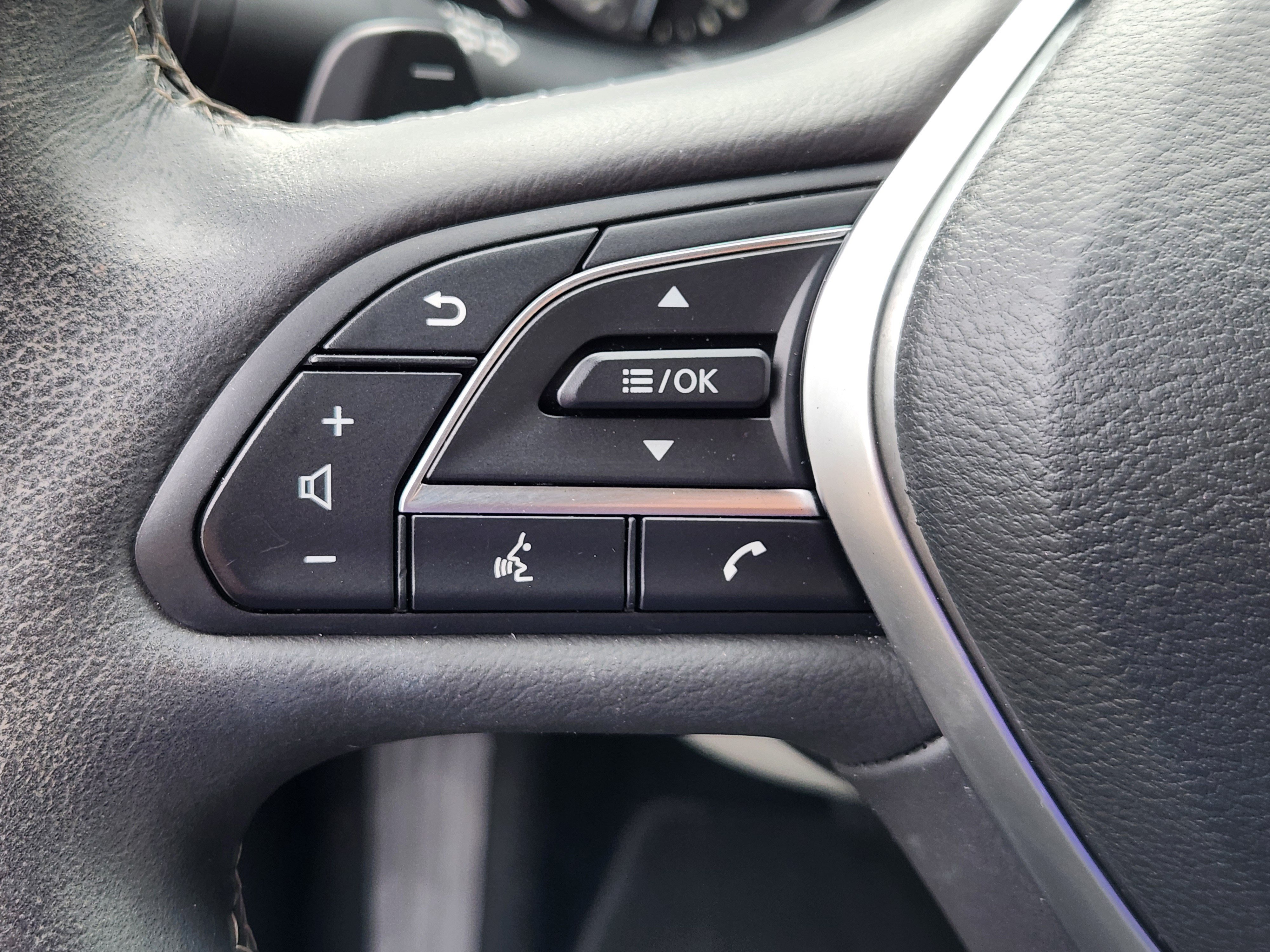 Used 2023 INFINITI QX50 Luxe AWD/4WD image 24