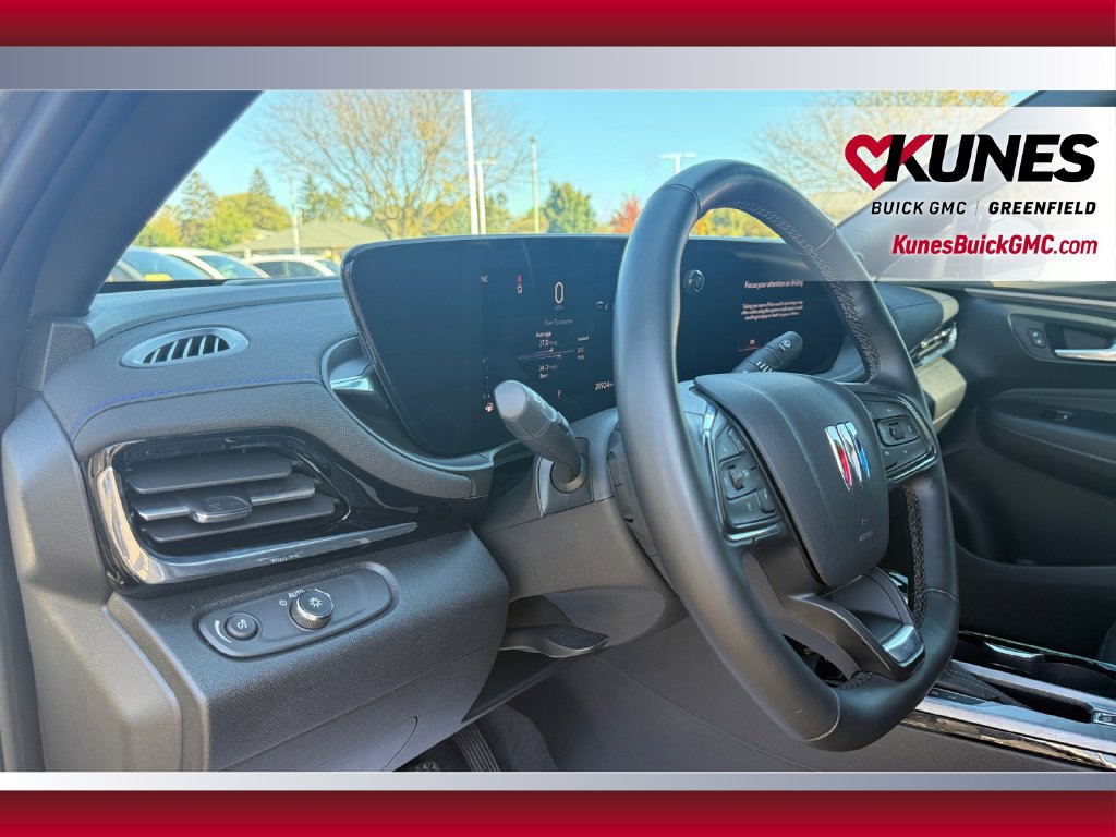 Used 2025 Buick Envista Sport Touring w/ Convenience I Package FWD image 18