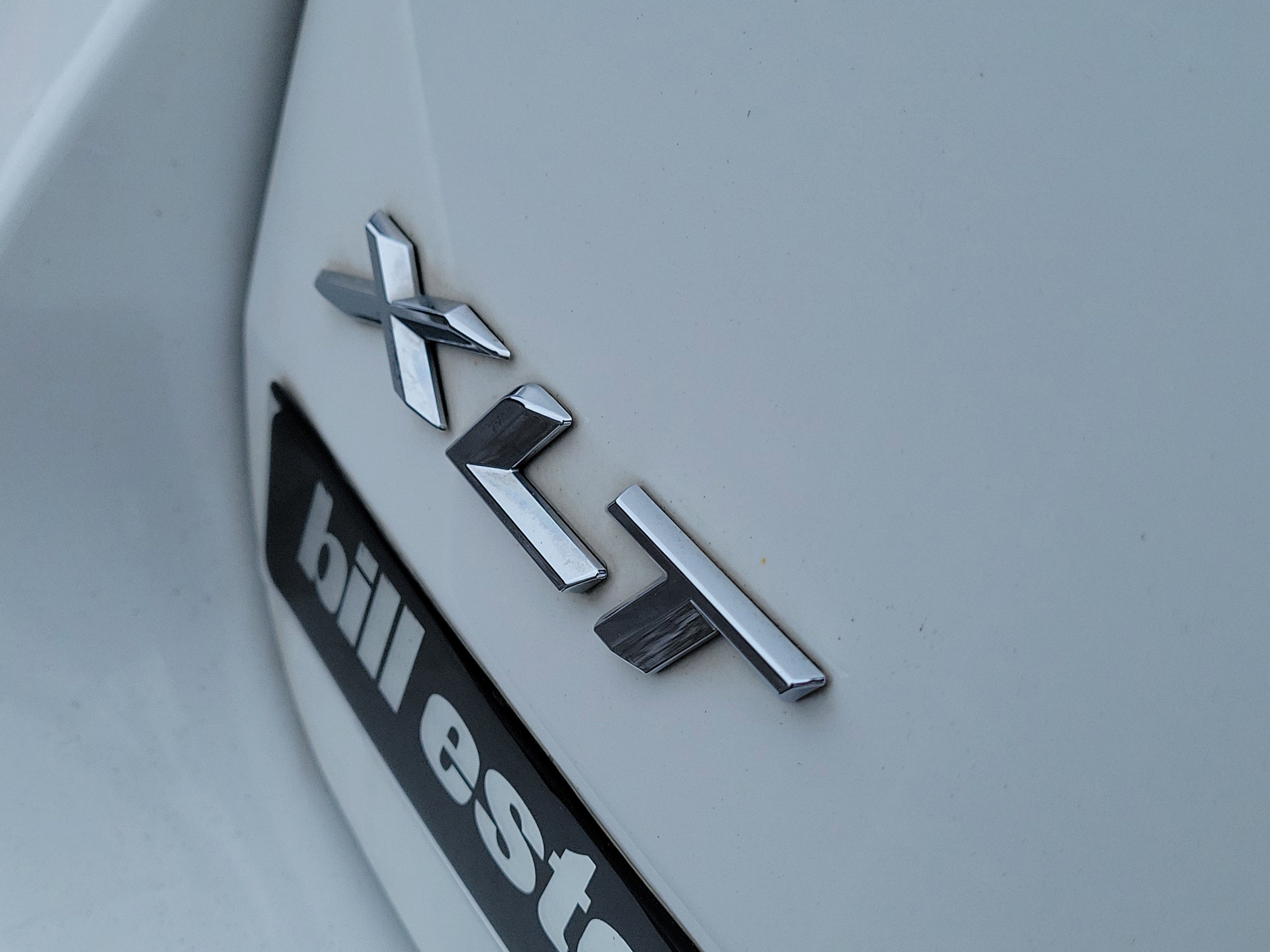 Used 2022 Ford Explorer XLT w/ Equipment Group 202A image 7