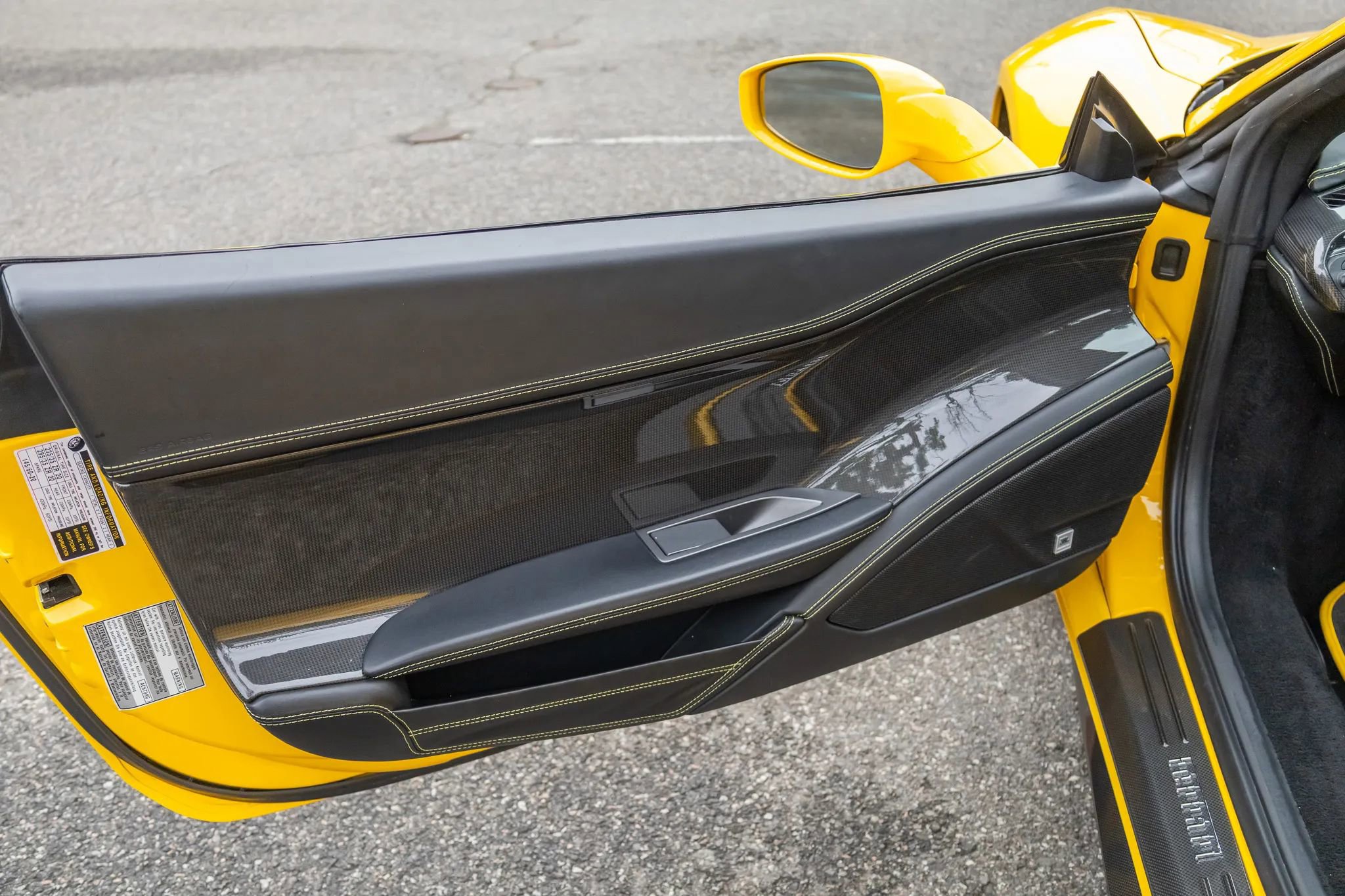 Used 2013 Ferrari 458 Spider RWD image 63
