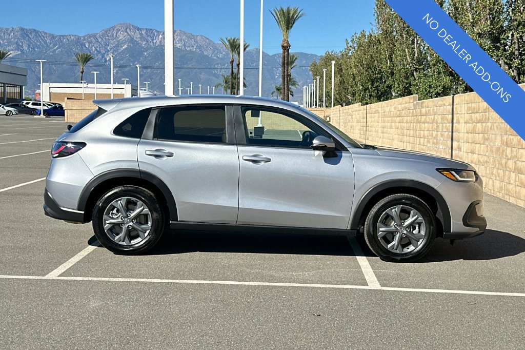Certified 2027 Honda HR-V LX image 3