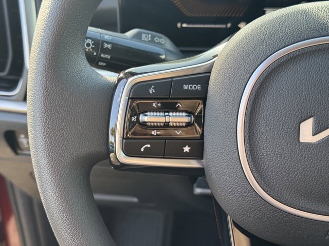 Used 2025 Kia Sorento LX image 30