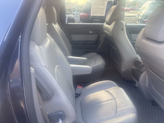 Used 2015 GMC Acadia SLT image 11