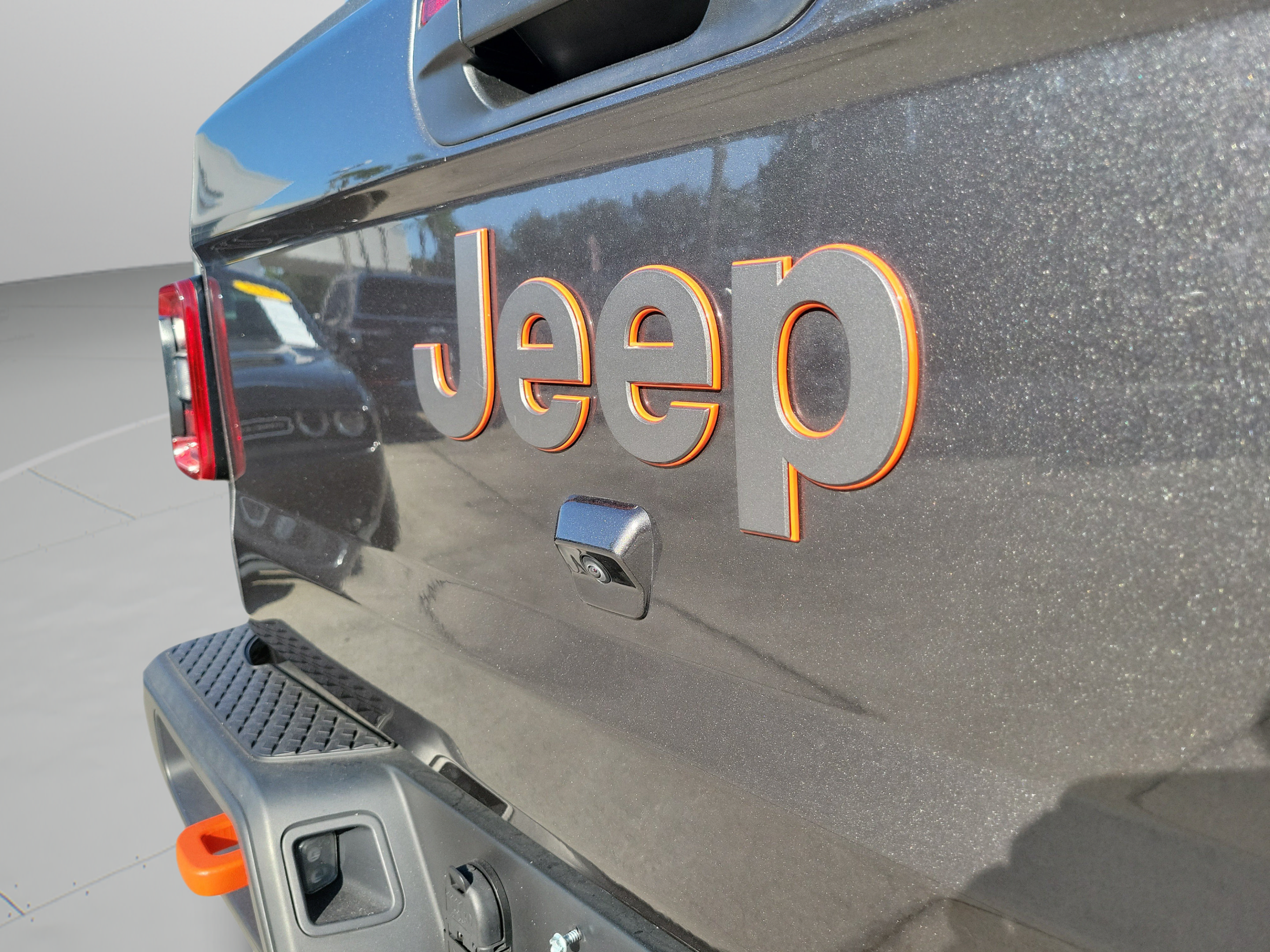 Used 2024 Jeep Gladiator Mojave AWD/4WD image 34