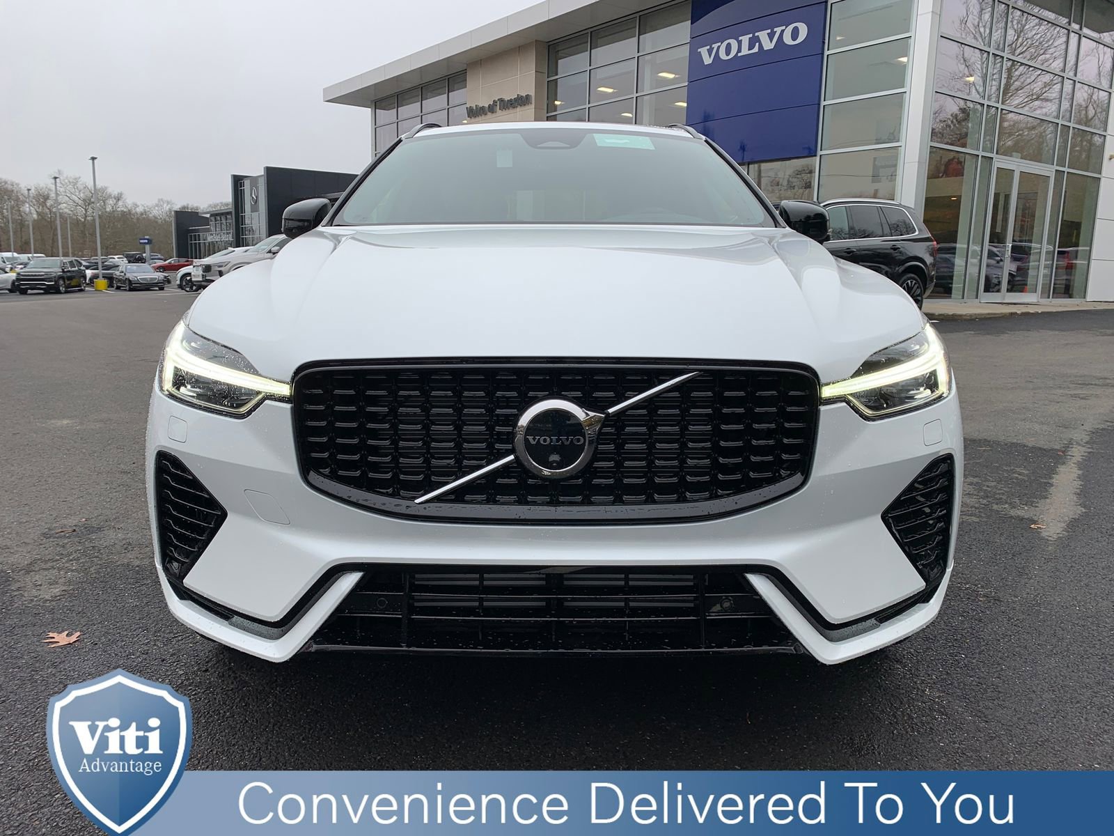 Used 2025 Volvo XC60 T8 Plus w/ Climate Package image 3