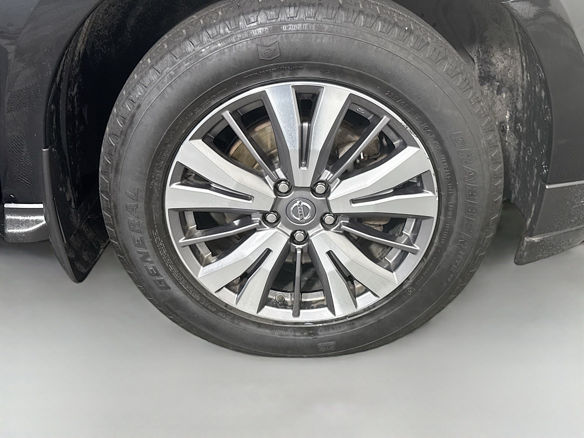 Used 2019 Nissan Pathfinder S AWD/4WD image 32