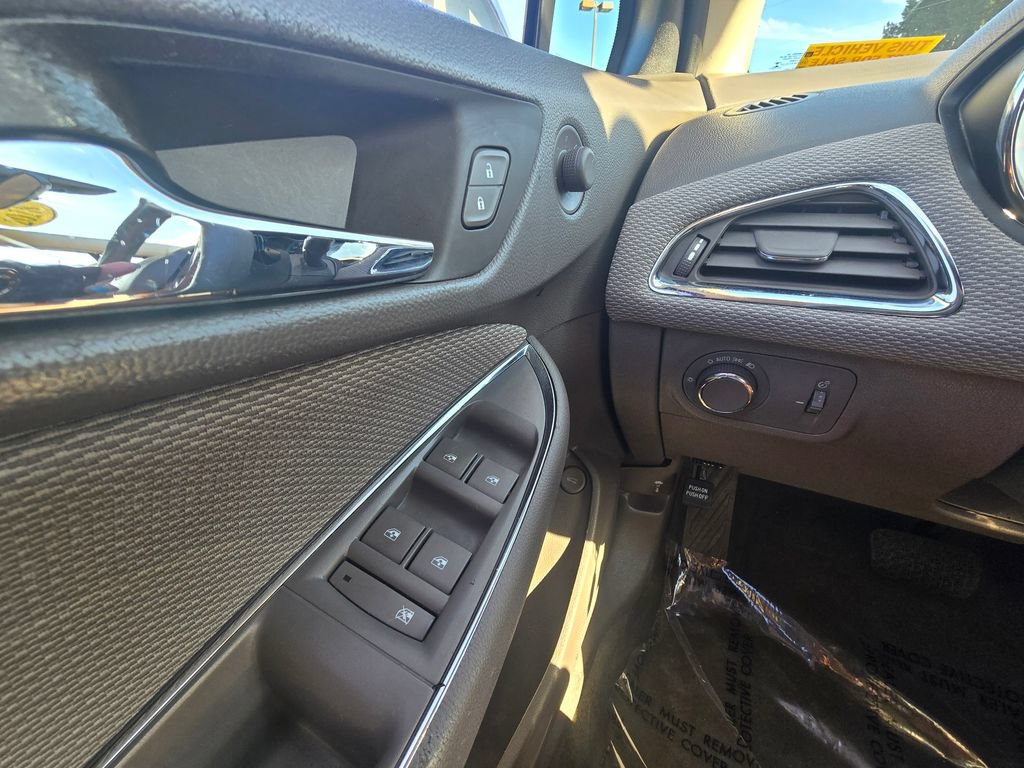 Used 2018 Chevrolet Cruze LT FWD image 17