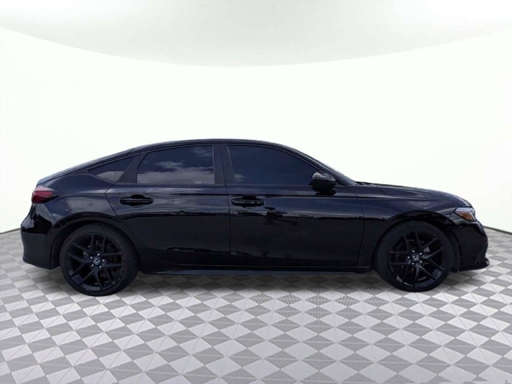 Used 2023 Honda Civic Sport image 2