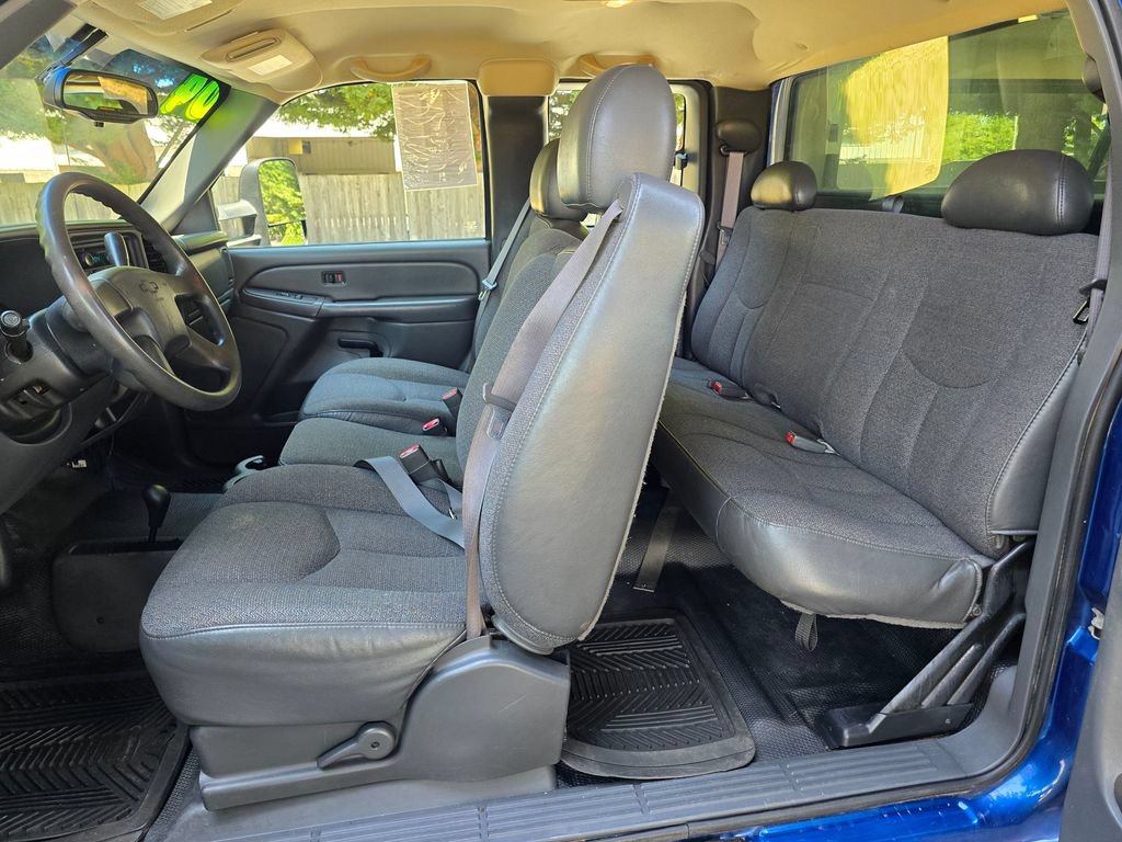Used 2004 Chevrolet Silverado 1500 W/T w/ Light Duty Power Package AWD/4WD image 24