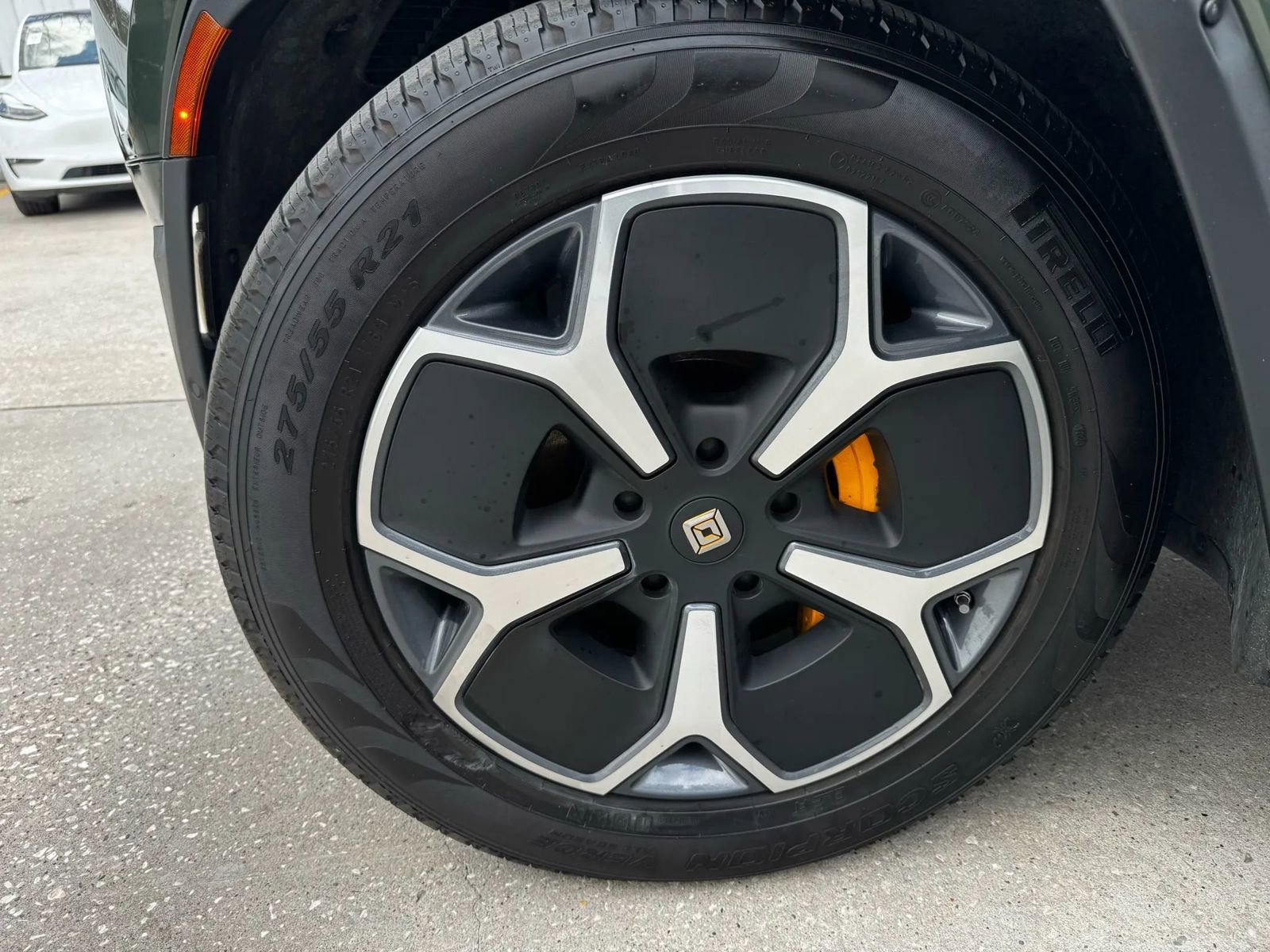 Used 2023 Rivian R1T Adventure image 23