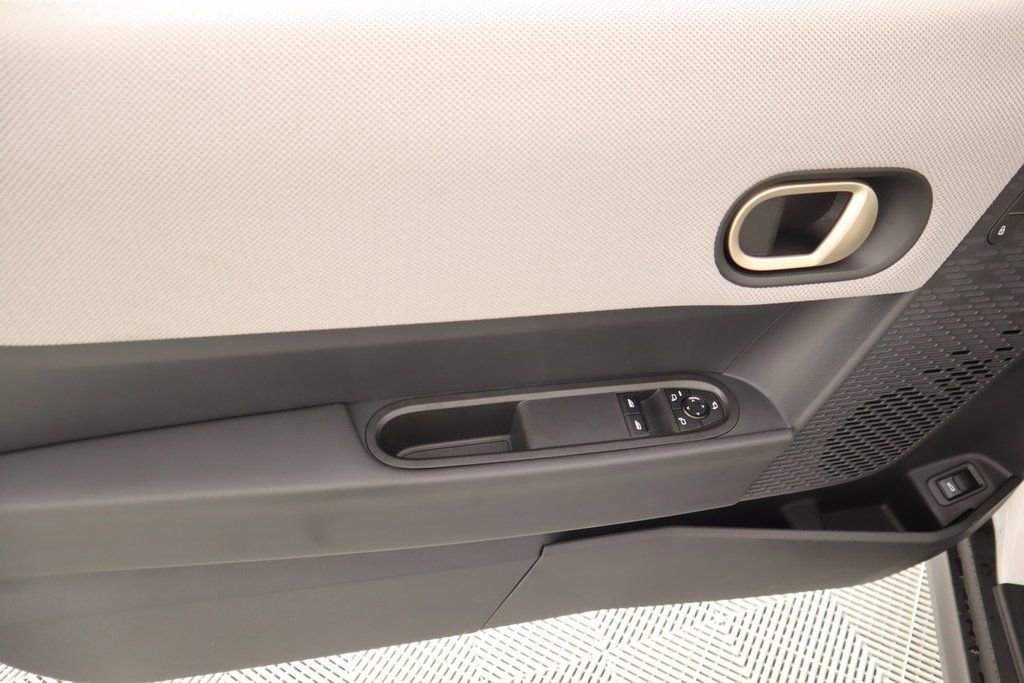 New 2025 MINI Cooper 2-Door Hardtop image 16