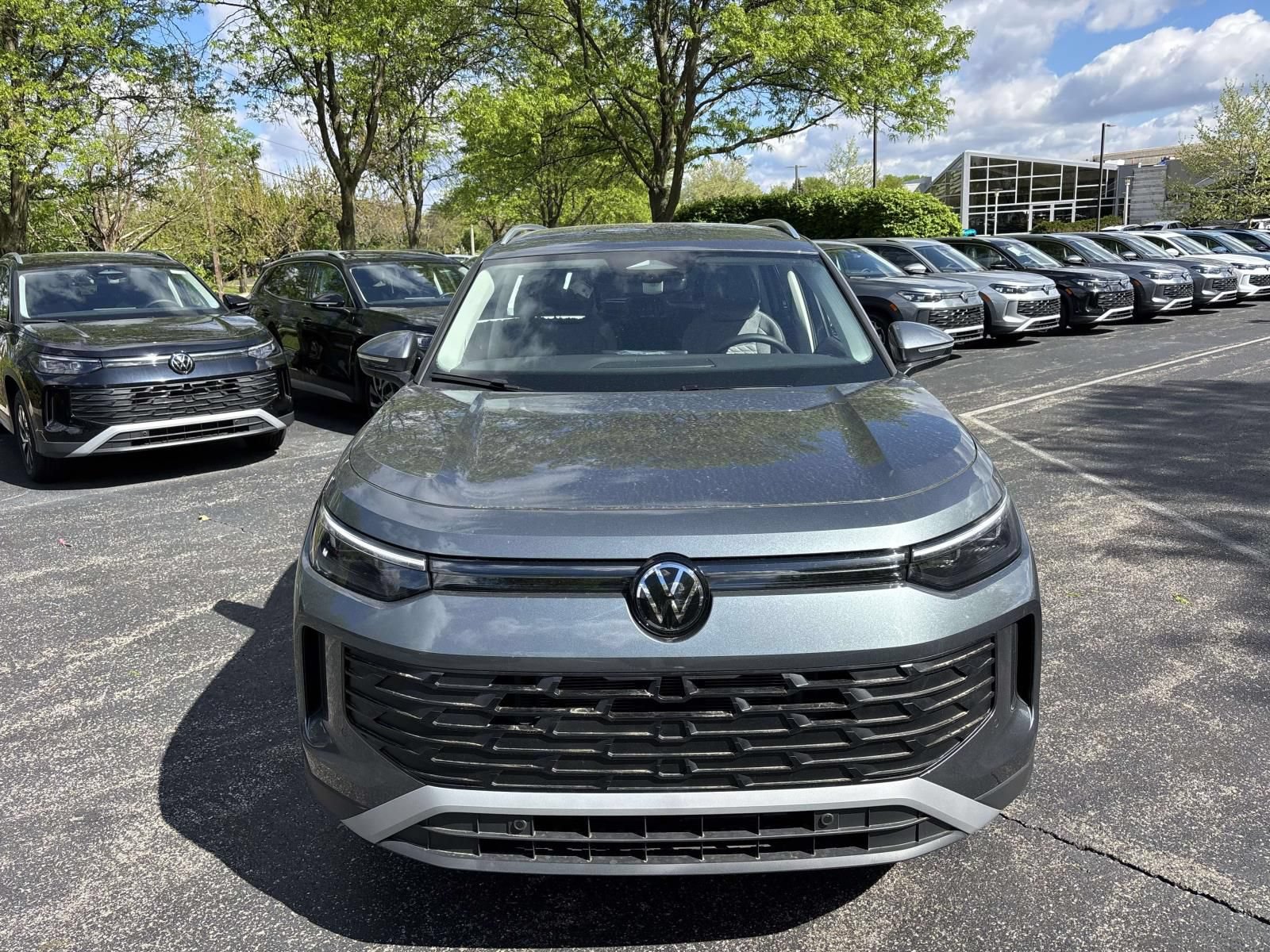 New 2026 Volkswagen Tiguan S AWD/4WD image 2