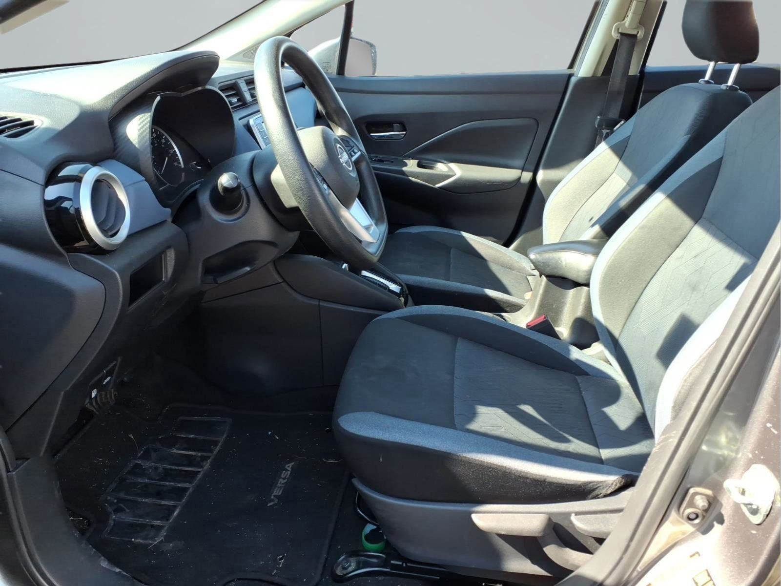 Used 2023 Nissan Versa SV image 22