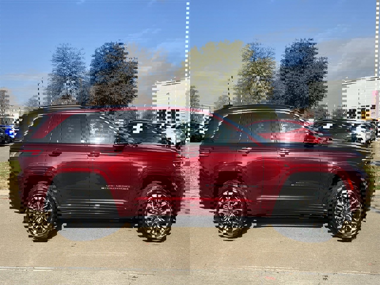 Used 2023 Jeep Grand Cherokee Overland w/ Luxury Tech Group IV image 3