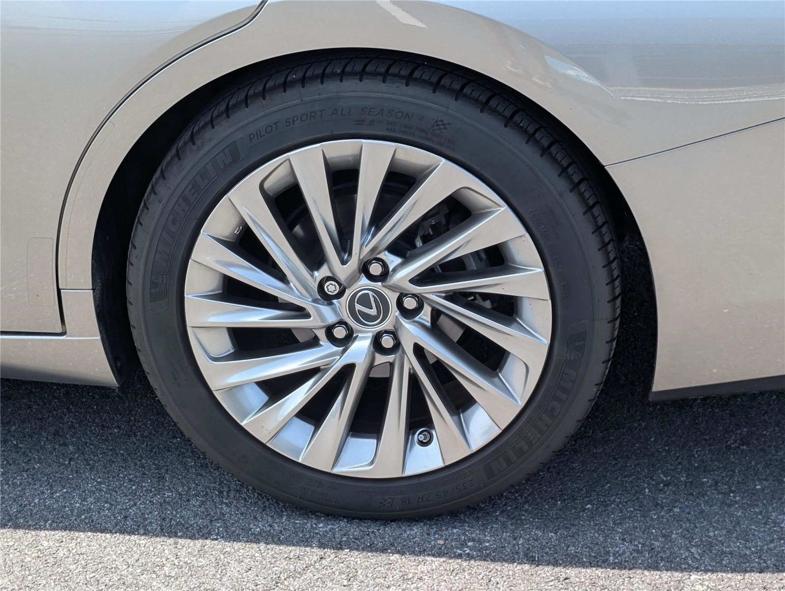 Used 2019 Lexus ES 350 w/ Accessory Package FWD image 10
