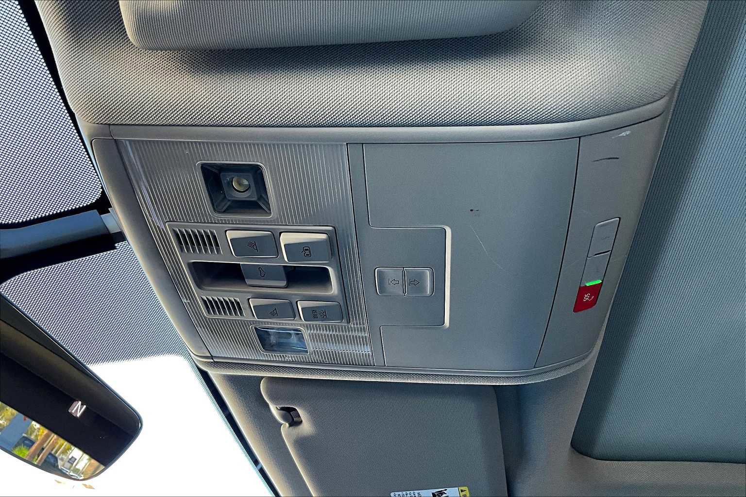 Used 2021 Volkswagen Atlas SE w/ Panoramic Sunroof Package image 33