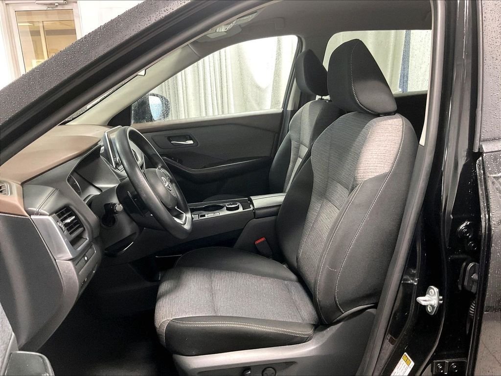 Used 2023 Nissan Rogue SV AWD/4WD image 10