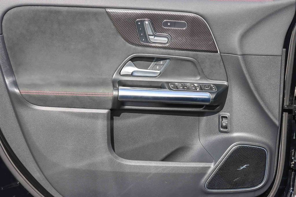 Used 2021 Mercedes-Benz GLA 250 4MATIC image 43