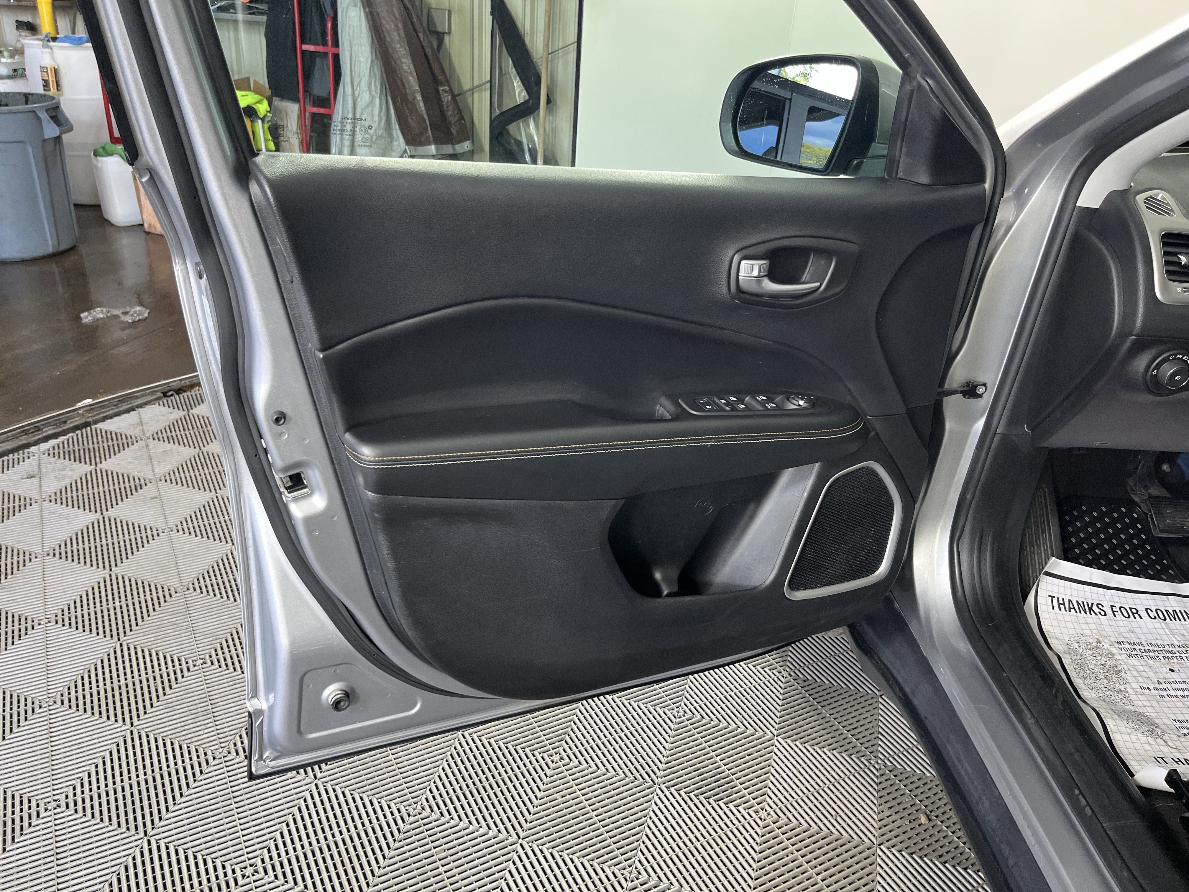 Used 2019 Jeep Compass Latitude w/ Cold Weather Group image 15