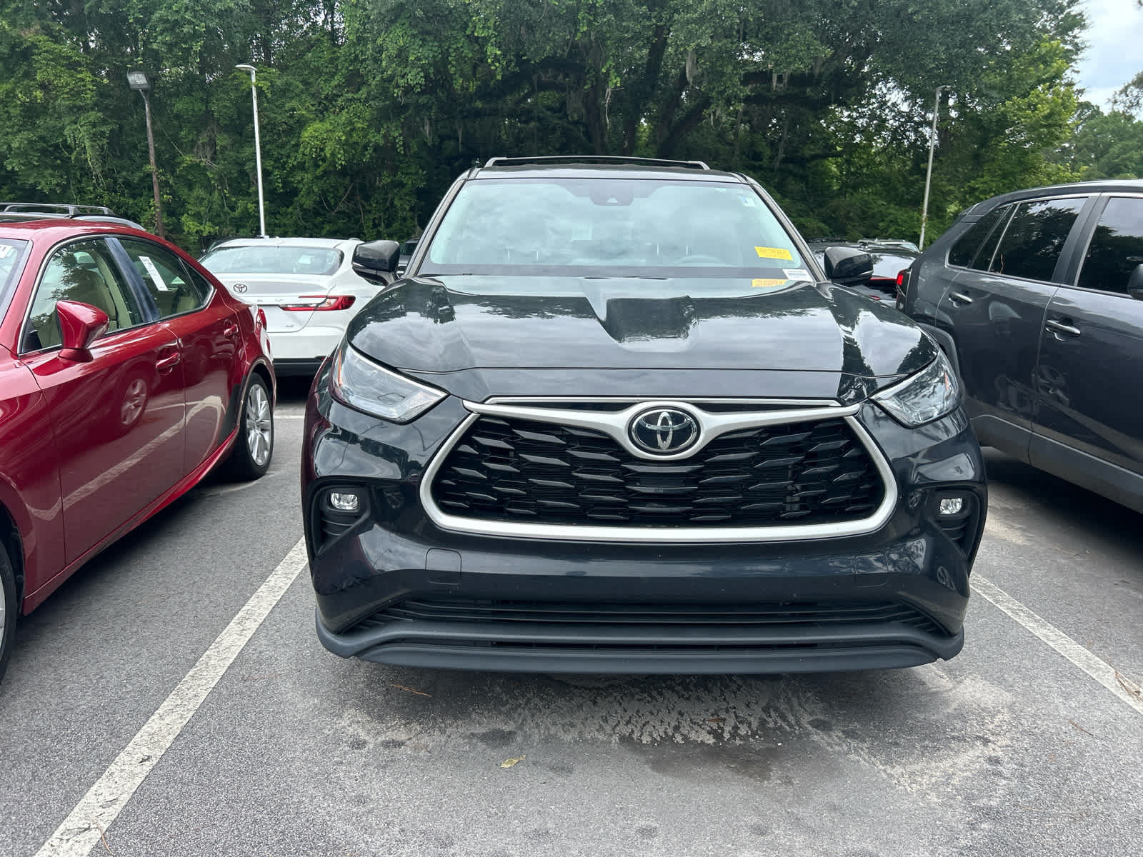 Used 2023 Toyota Highlander LE FWD image 6