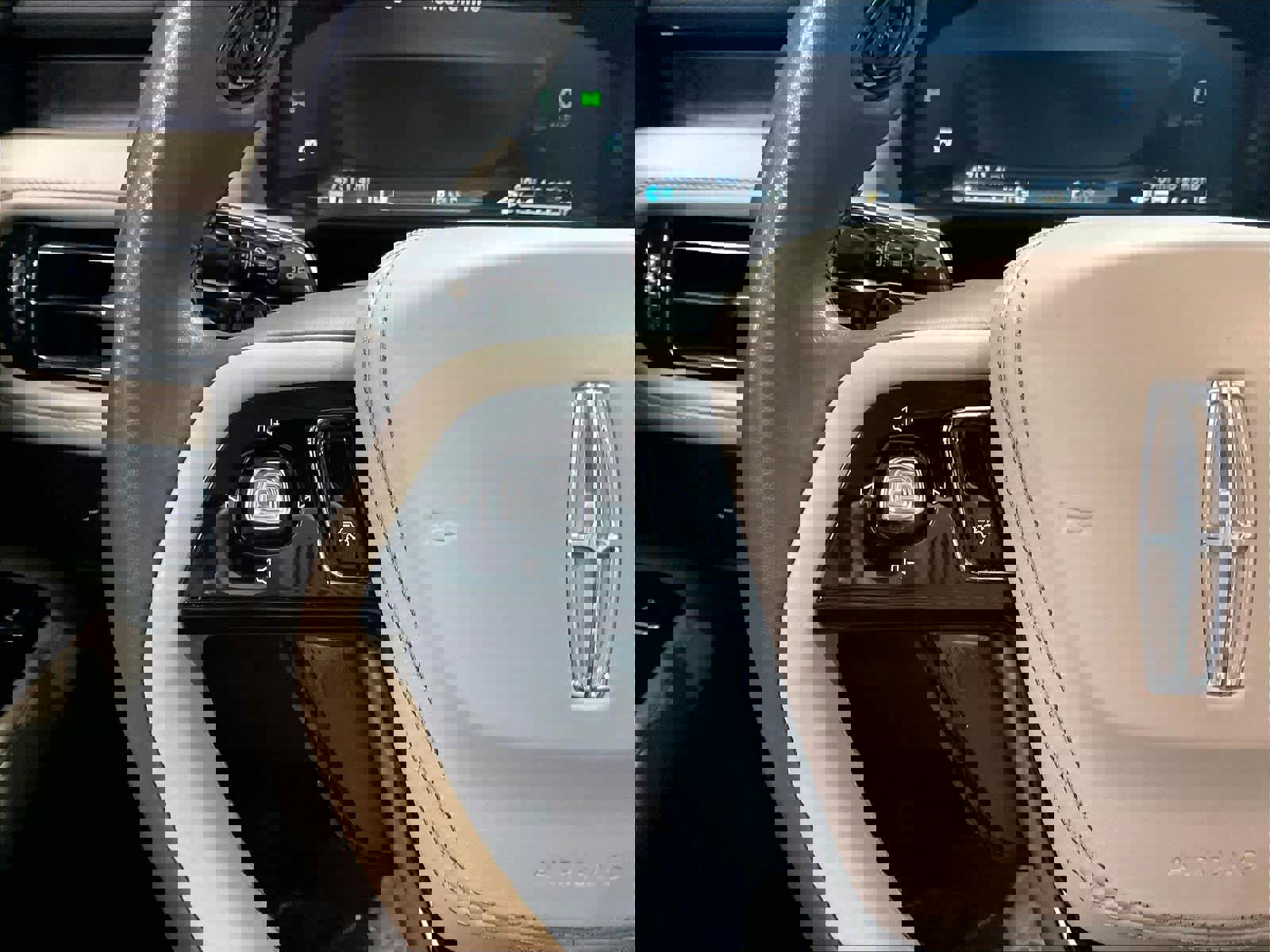 Used 2022 Lincoln Aviator Reserve w/ Equipment Group 201A image 19