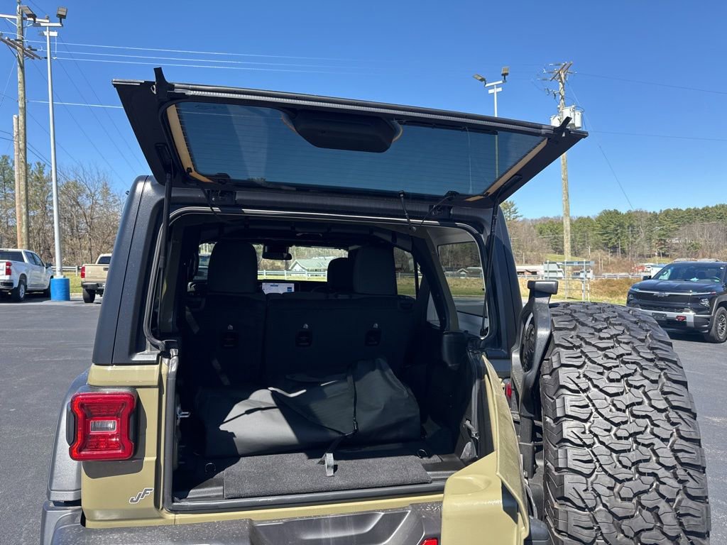 Used 2025 Jeep Wrangler Unlimited Rubicon image 31