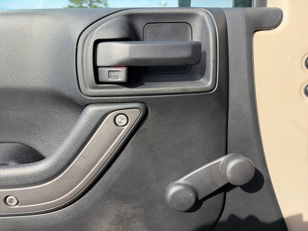 Used 2016 Jeep Wrangler Unlimited Sport w/ Connectivity Group image 14