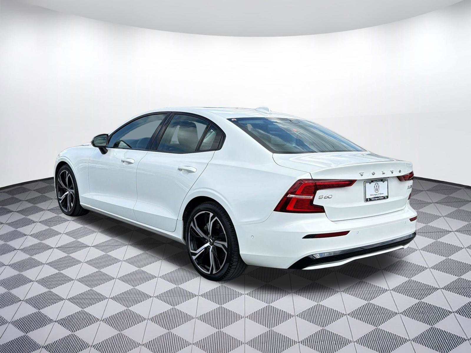 Used 2024 Volvo S60 B5 Plus AWD/4WD image 3