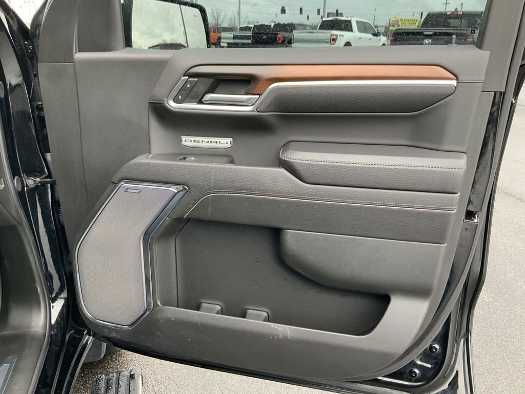 Used 2024 GMC Sierra 1500 Denali AWD/4WD image 16