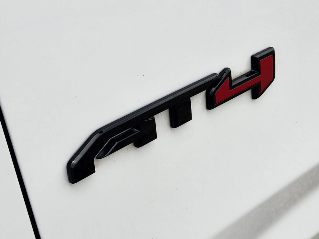 Certified 2023 GMC Yukon AT4 w/ AT4 Premium Plus Package AWD/4WD image 12