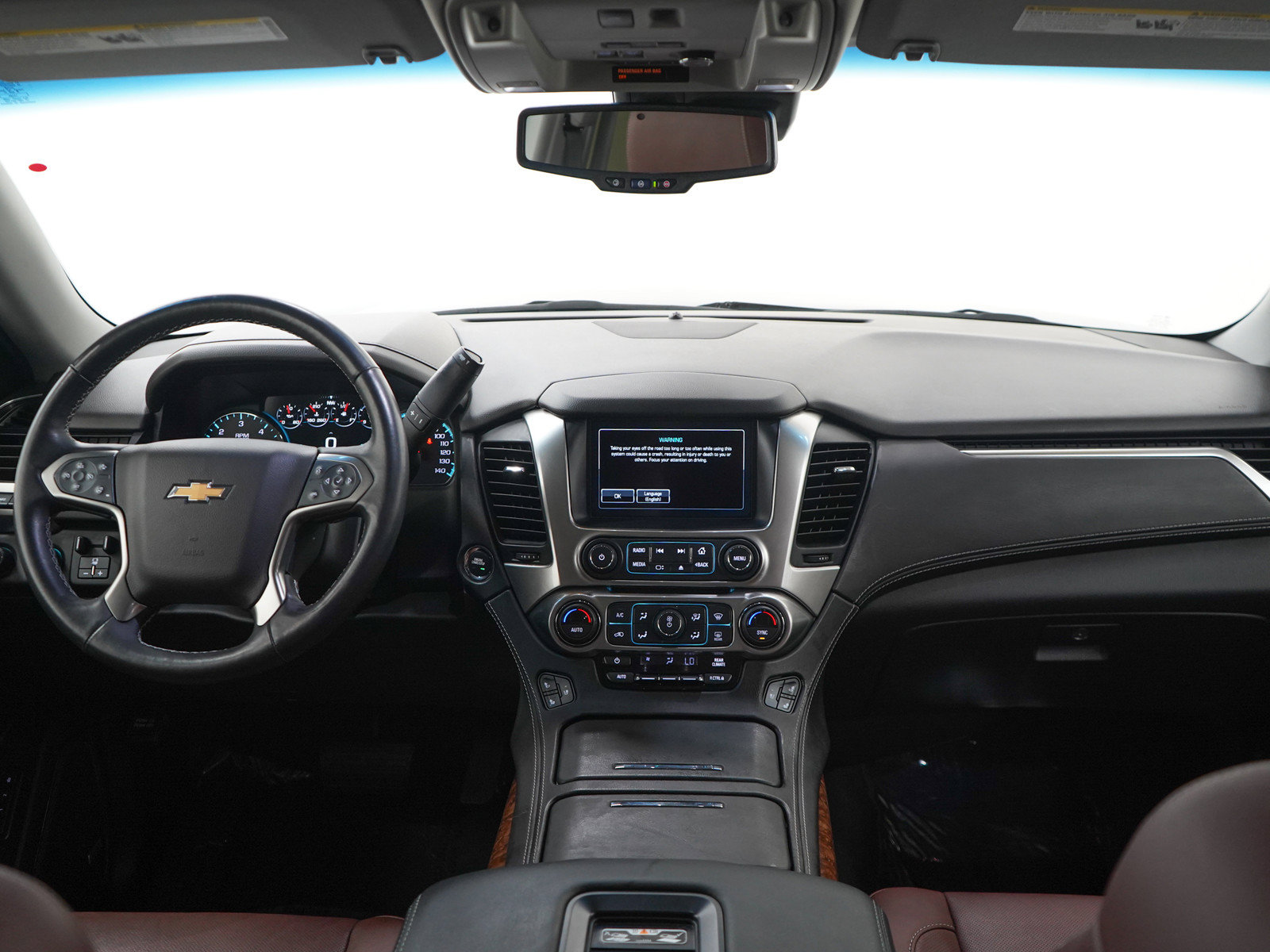 Used 2019 Chevrolet Suburban Premier w/ Premier Plus Edition AWD/4WD image 14