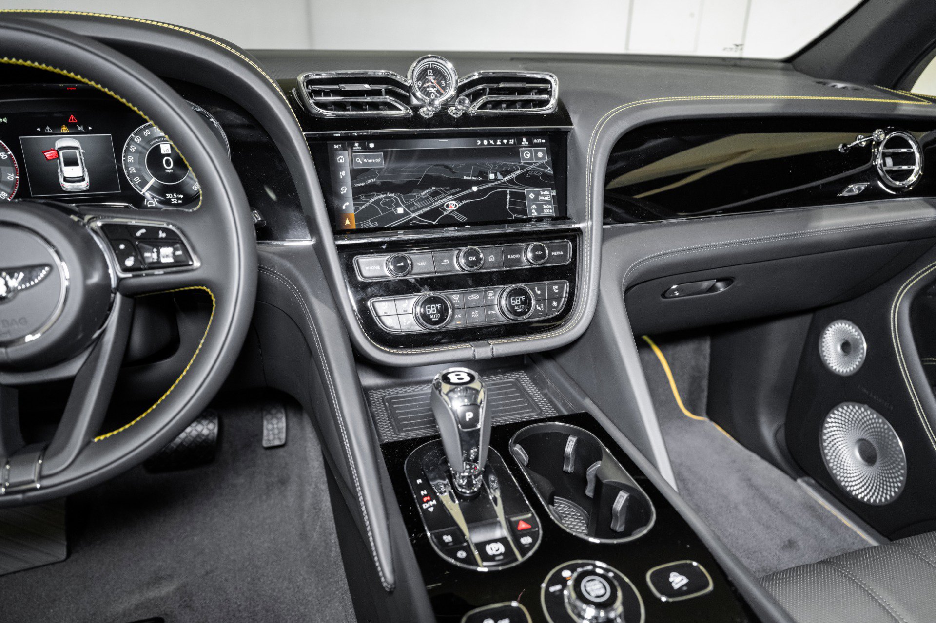 New 2025 Bentley Bentayga image 32