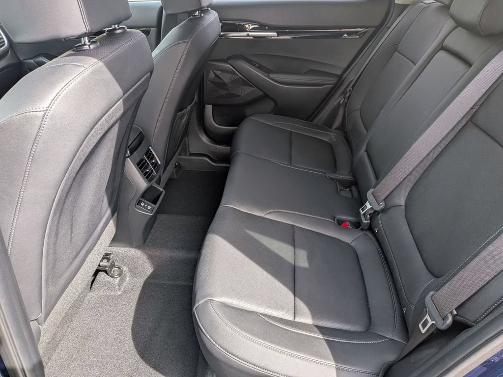 Used 2025 Kia Seltos EX AWD/4WD image 33