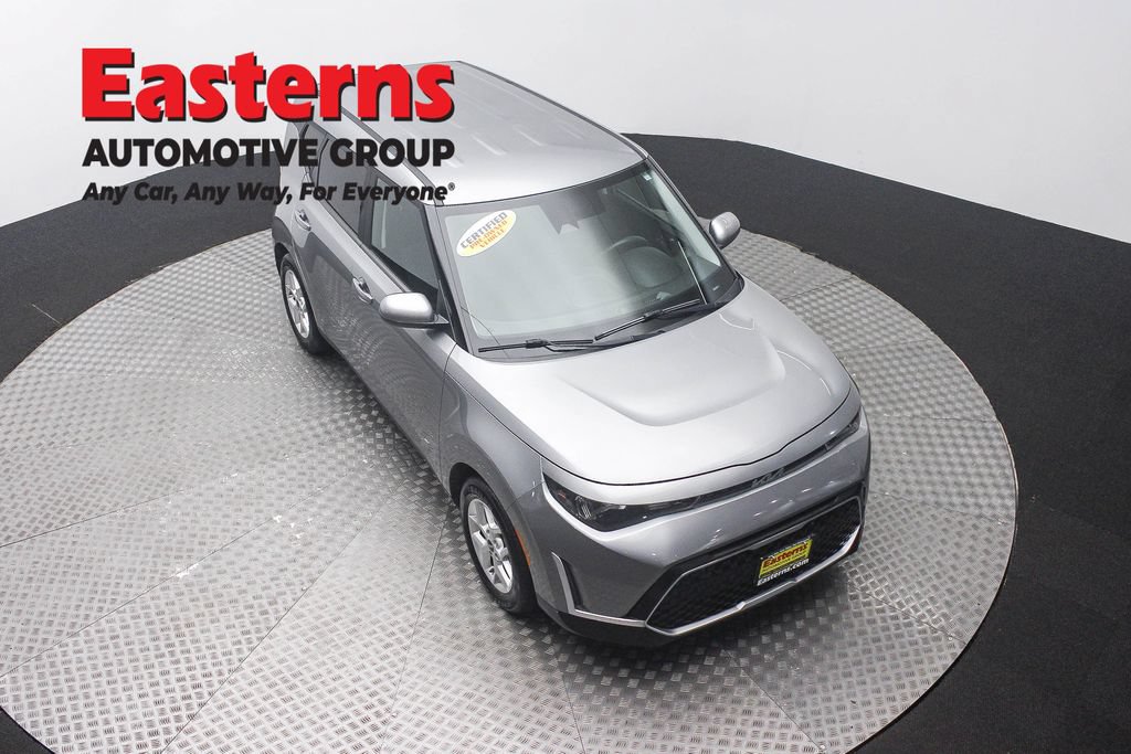 Used 2023 Kia Soul LX w/ Option Group 015 FWD image 3