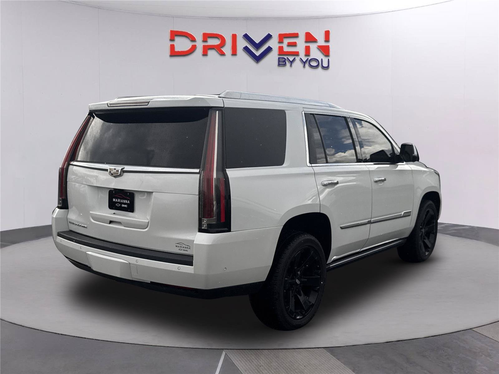Used 2020 Cadillac Escalade Premium Luxury AWD/4WD image 4