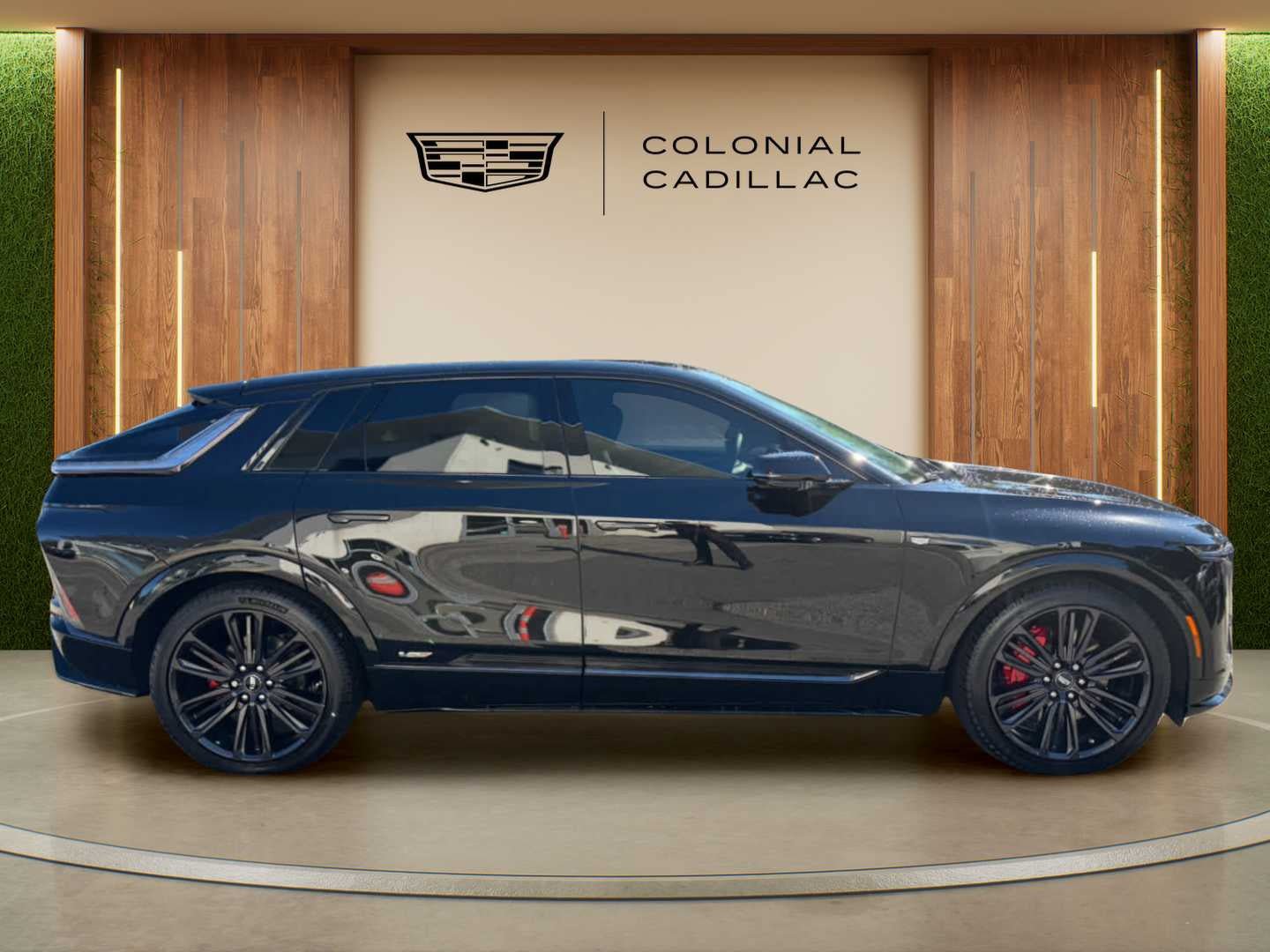 Used 2026 Cadillac Lyriq V AWD/4WD image 7
