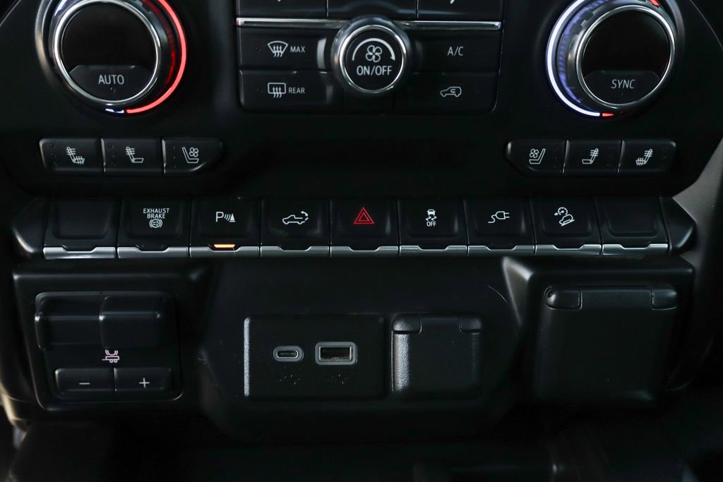 Used 2021 Chevrolet Silverado 2500 LTZ w/ LTZ Convenience Package image 39