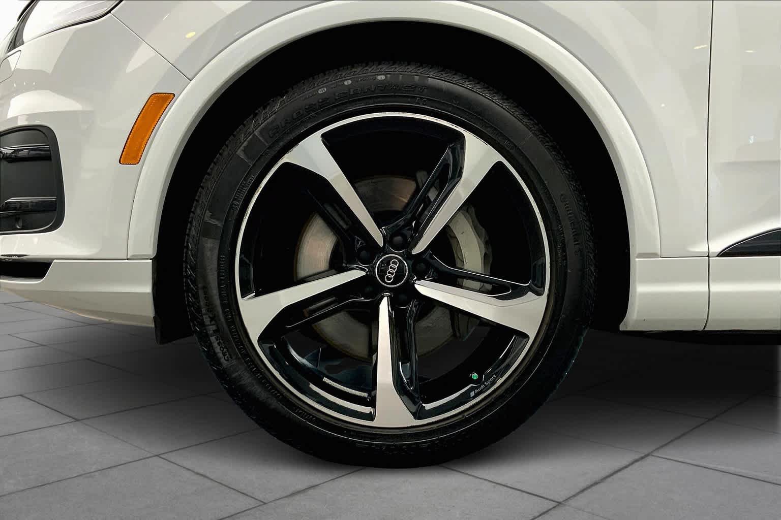 Used 2019 Audi Q7 3.0T Premium Plus w/ Premium Plus Package AWD/4WD image 10