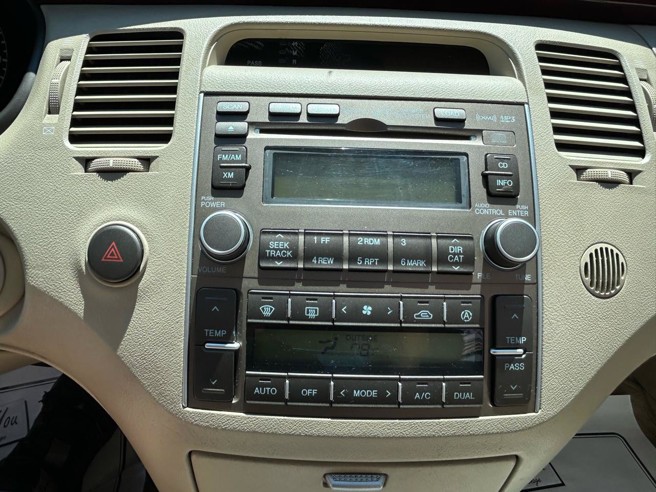 Used 2007 Hyundai Azera Limited FWD image 23