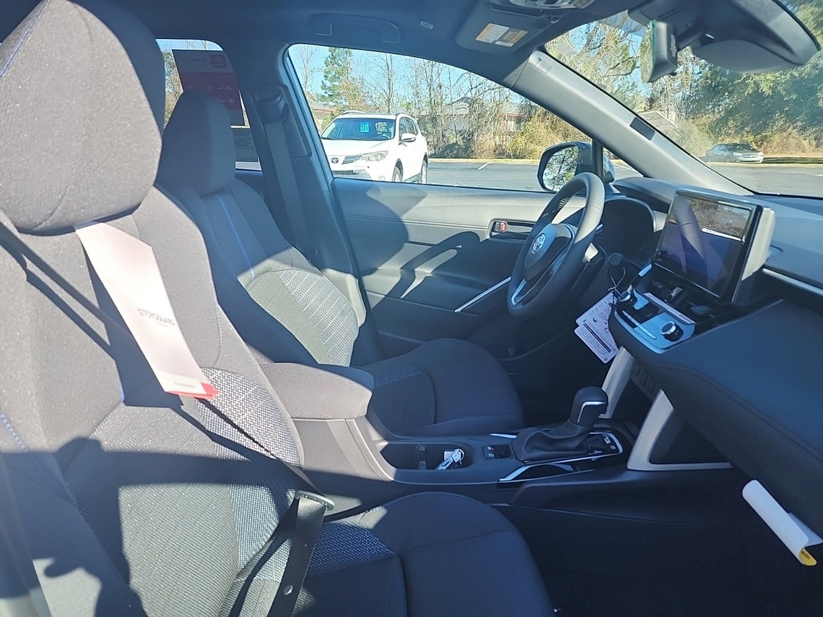 New 2025 Toyota Corolla Cross AWD Hybrid w/ Moonroof Package image 31