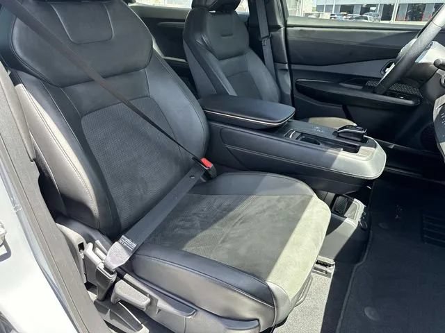 Used 2024 Nissan Ariya AWD image 26