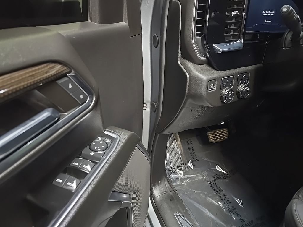 Used 2024 Chevrolet Silverado 3500 LT image 27